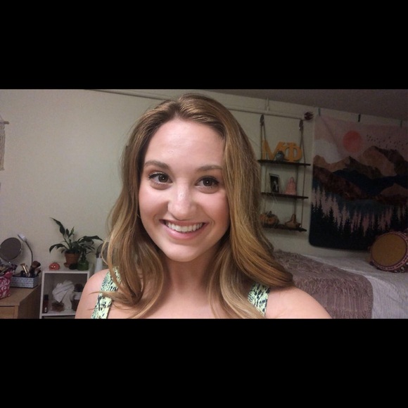 Meet your Posher, Marissa - Picture 1 of 1